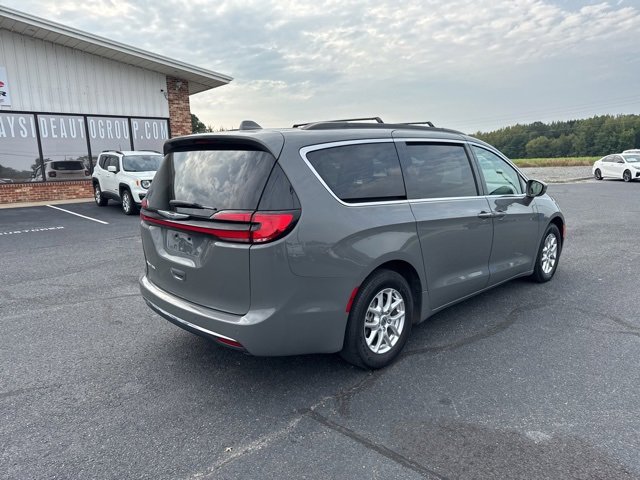 2022 Chrysler Pacifica Touring L photo 4