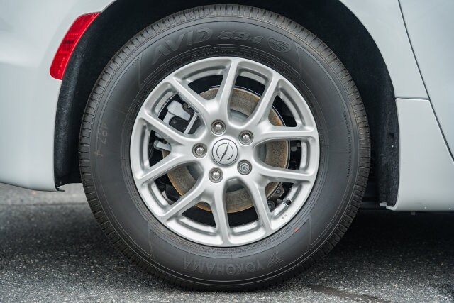 2026 Chrysler Pacifica Select - Photo 24