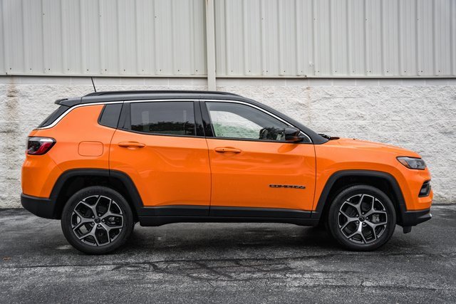 2026 Jeep Compass Limited Altitude photo 4