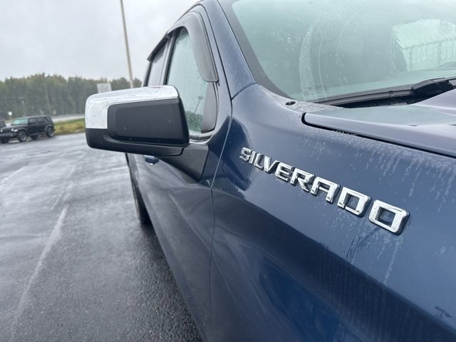 2021 Chevrolet Silverado 1500 LT photo 2