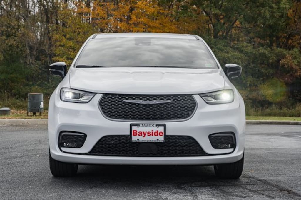 New 2026 Chrysler Pacifica SELECT Passenger Van