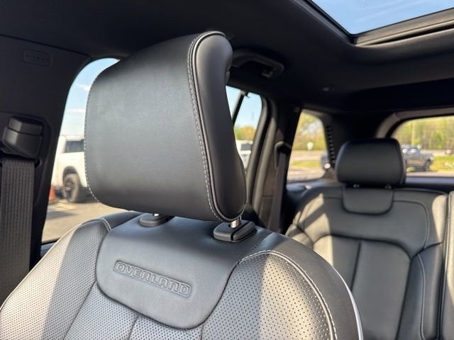 2022 Jeep Grand Cherokee Overland - Photo 38