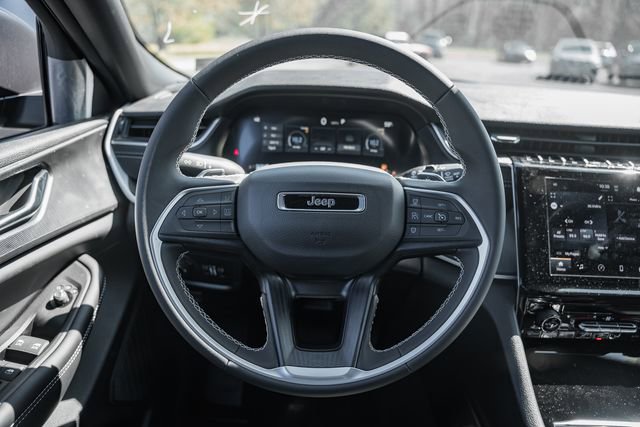 2025 Jeep Grand Cherokee Laredo - Photo 37