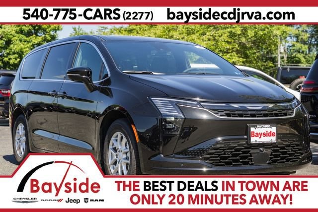 2027 Chrysler Pacifica Select's photo