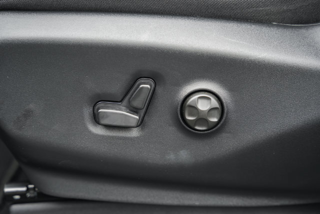 2026 Chrysler Pacifica Select - Photo 46