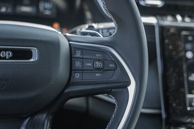 2025 Jeep Grand Cherokee Laredo - Photo 38