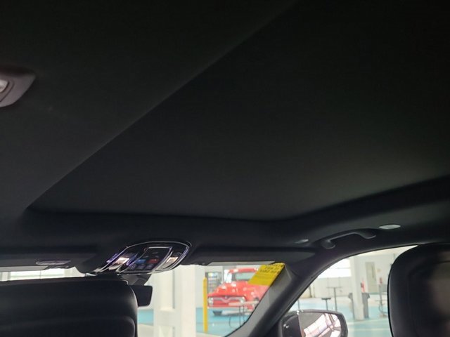 2021 Jeep Grand Cherokee Overland photo 4