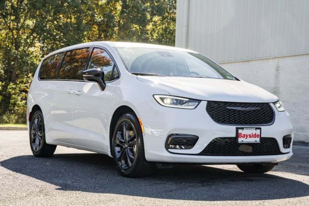 New 2026 Chrysler Pacifica SELECT Passenger Van
