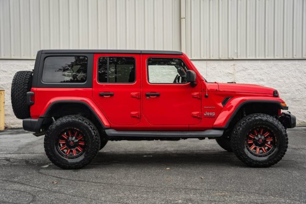 Used 2019 Jeep Wrangler Unlimited Sahara 4x4 SUV