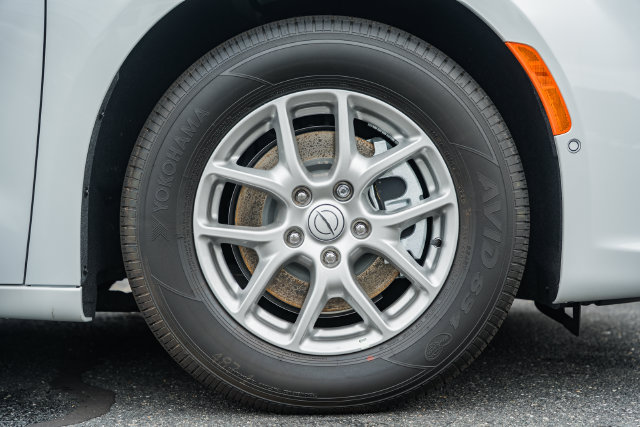 2026 Chrysler Pacifica Select - Photo 23