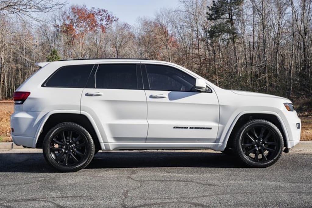 Used 2018 Jeep Grand Cherokee Laredo 4x4 SUV