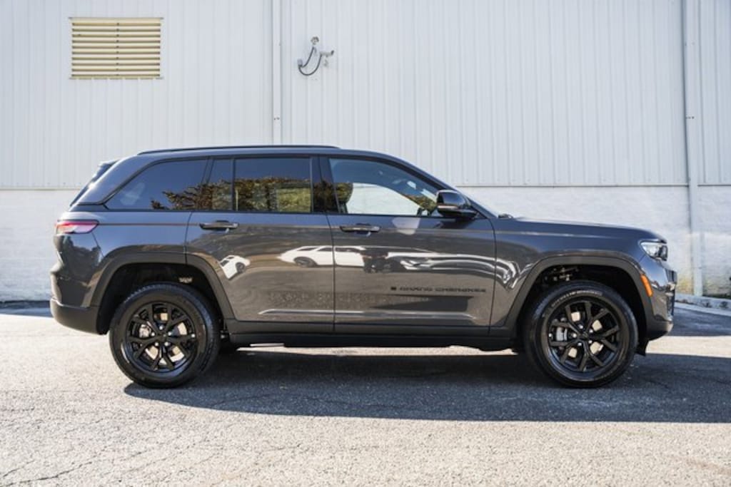 New 2025 Jeep Grand Cherokee ALTITUDE X 4X4 Sport Utility