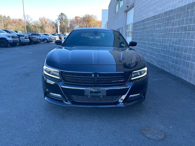 2016 Dodge Charger SXT photo 2