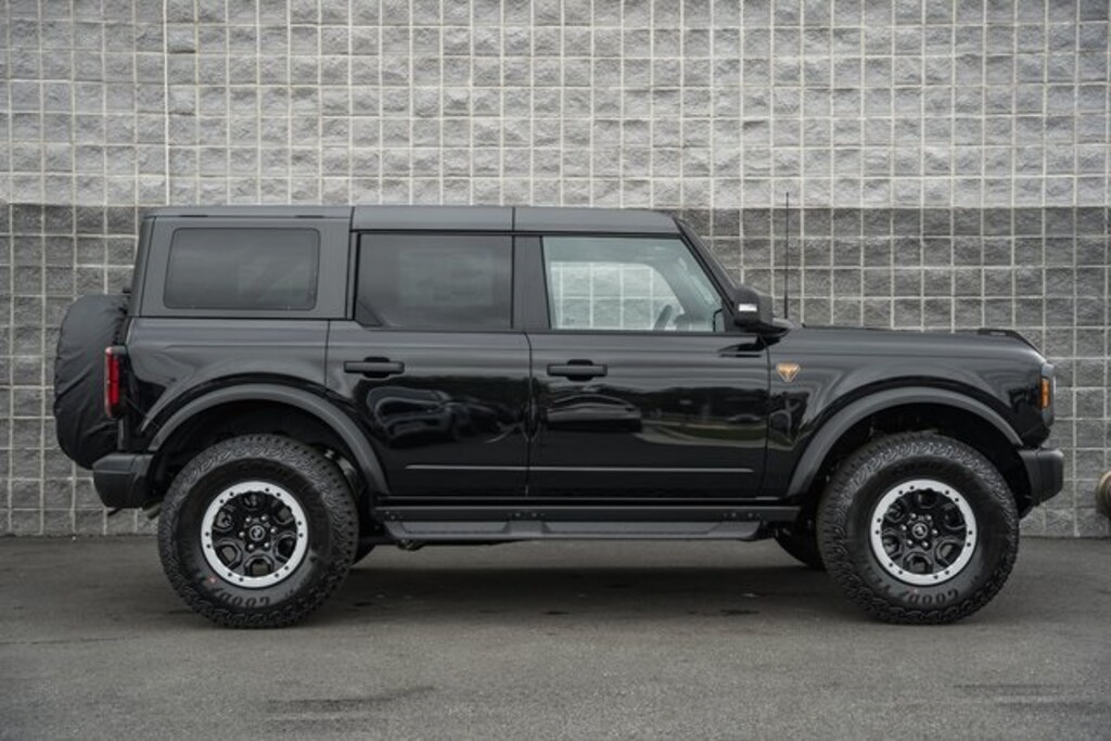 New 2025 Ford Bronco Badlands SUV