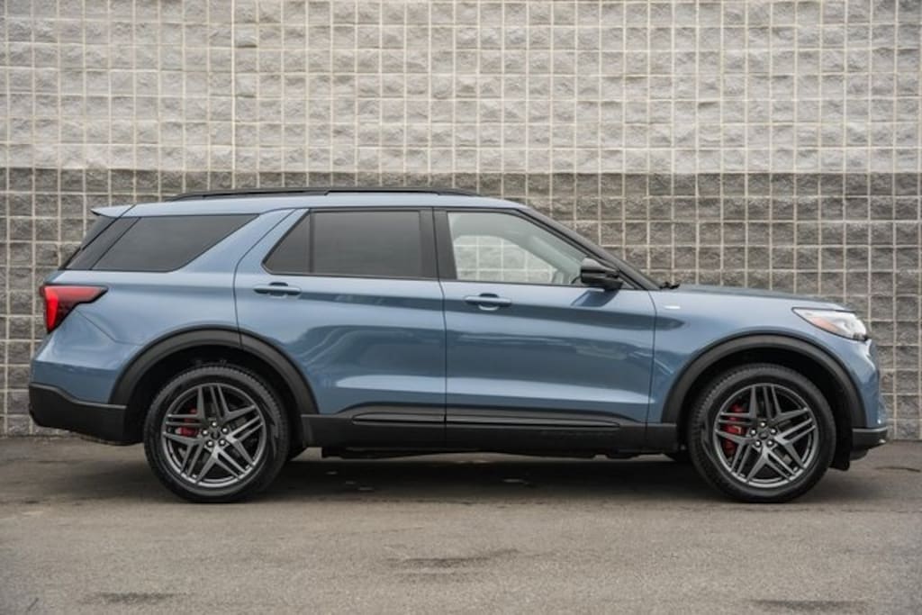 Used 2025 Ford Explorer ST-Line SUV
