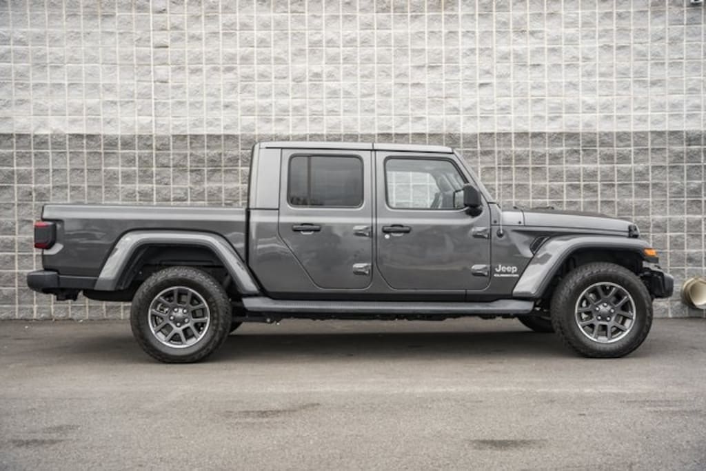 Used 2020 Jeep Gladiator Overland Truck