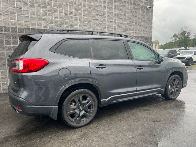 2023 Subaru Ascent Onyx Edition photo 2