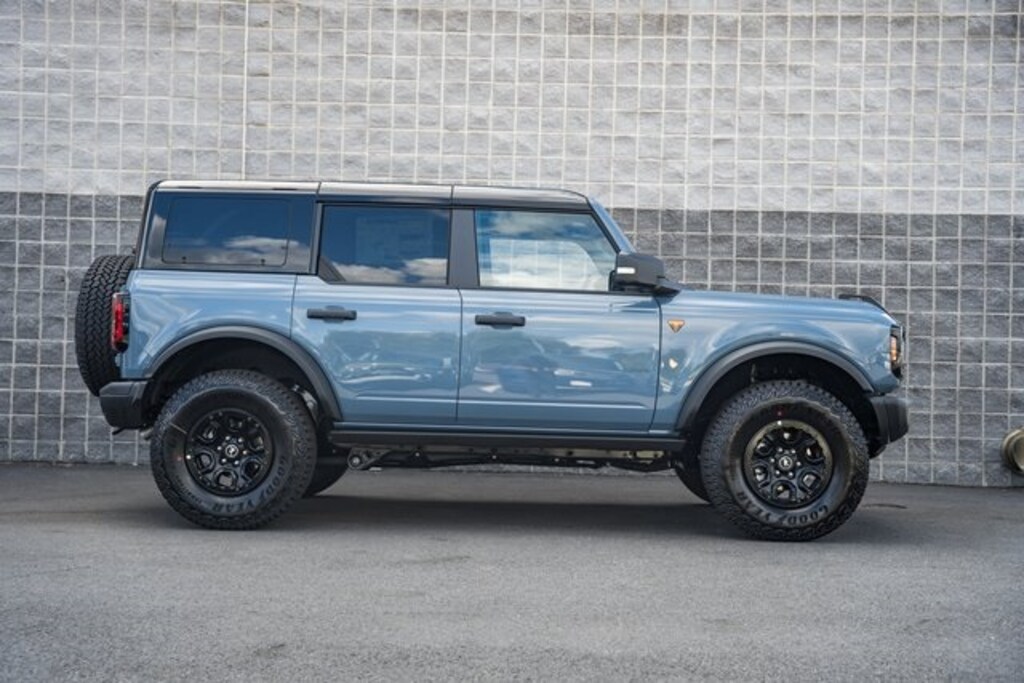 New 2025 Ford Bronco Badlands SUV