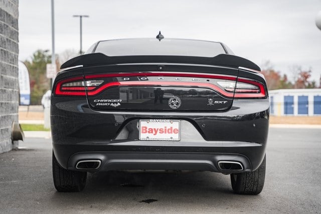 2016 Dodge Charger SXT photo 2