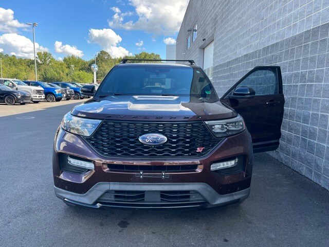 2020 Ford Explorer ST photo 2