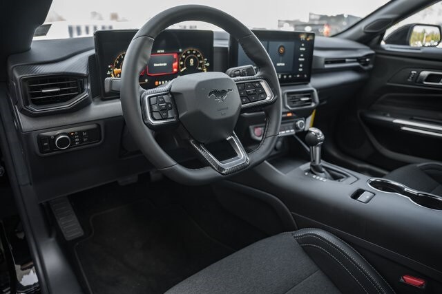 2025 Ford Mustang EcoBoost photo 3