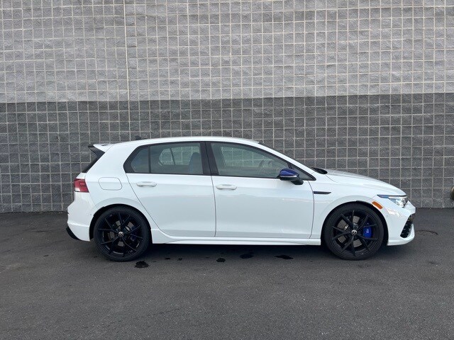 2023 Volkswagen Golf R photo 3