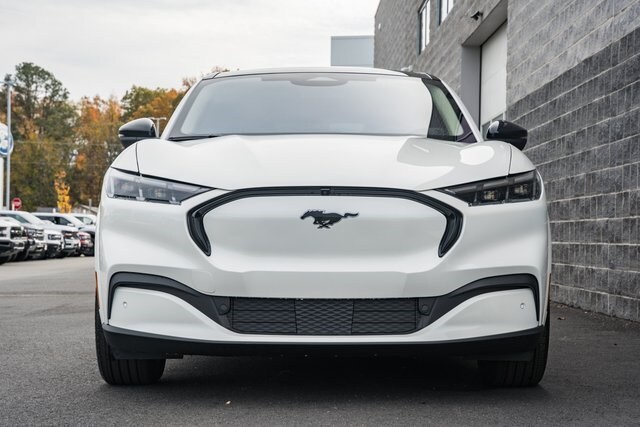 2025 Ford Mustang Mach-E Premium photo 2