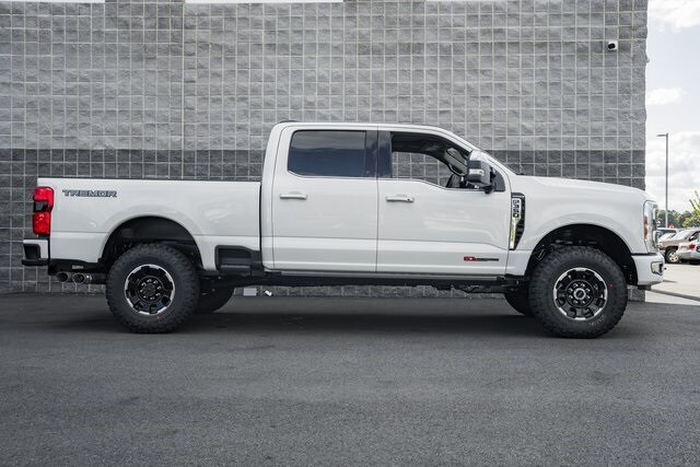 2026 Ford F-350 Platinum photo 4