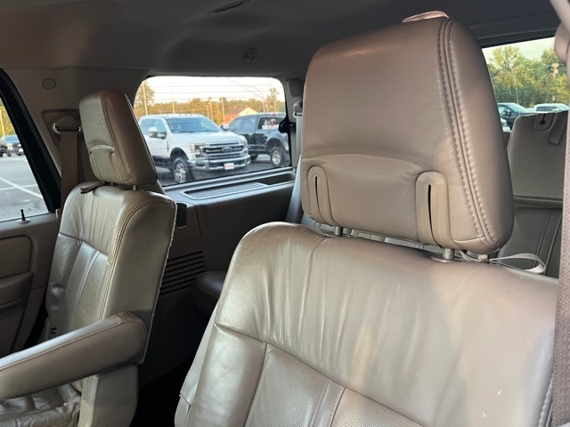 2016 Lincoln Navigator Select photo 7