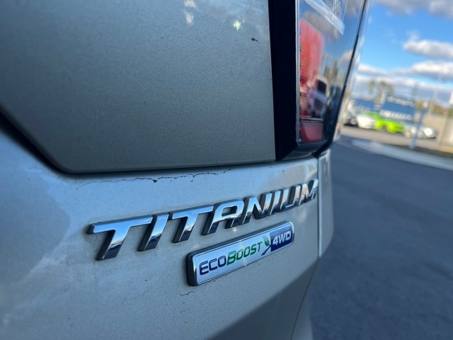 2018 Ford Escape Titanium photo 2