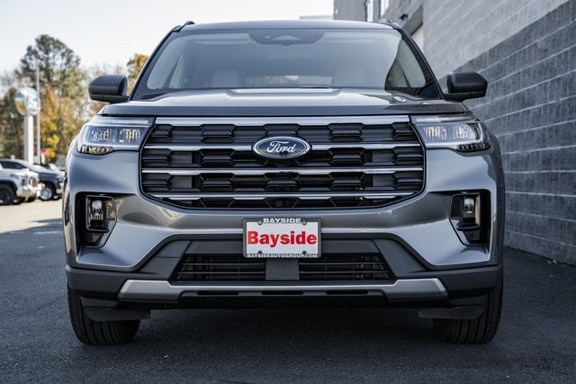 2026 Ford Explorer photo 2