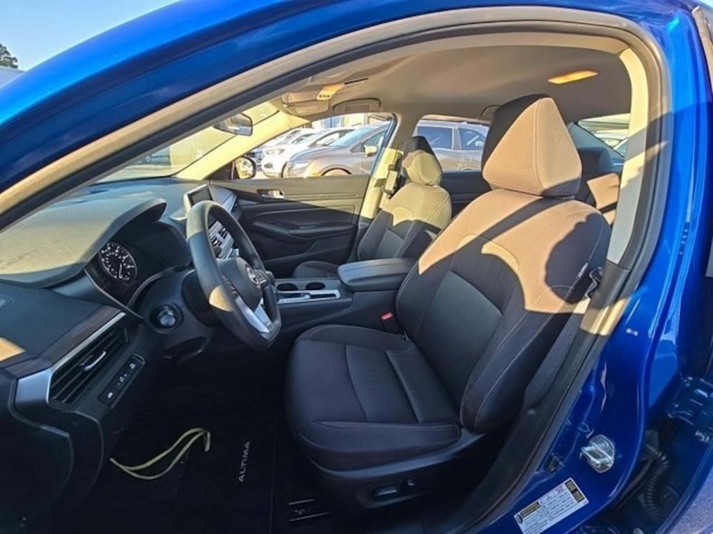 Used 2025 Nissan Altima 2.5 SV Sedan