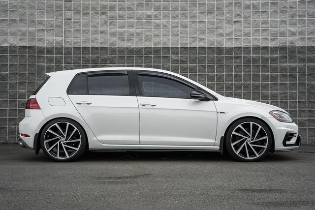 2018 Volkswagen Golf R 4Motion photo 3