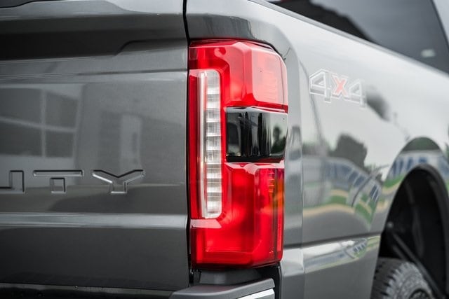 2026 Ford F-350 Lariat photo 6