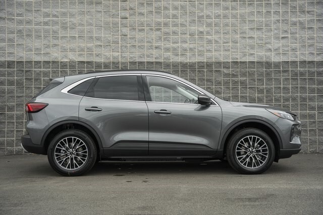 2026 Ford Escape Plug-In Hybrid Premium photo 4