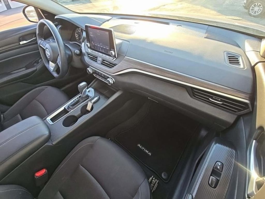 Used 2025 Nissan Altima 2.5 SV Sedan