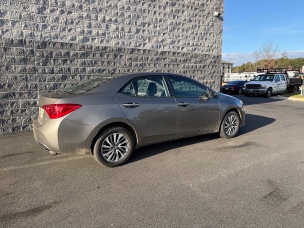 Used 2018 Toyota Corolla XLE Sedan