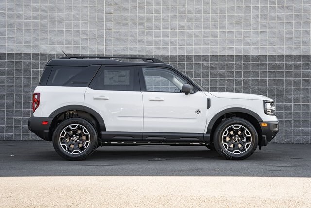 2025 Ford Bronco Sport Outer Banks photo 4