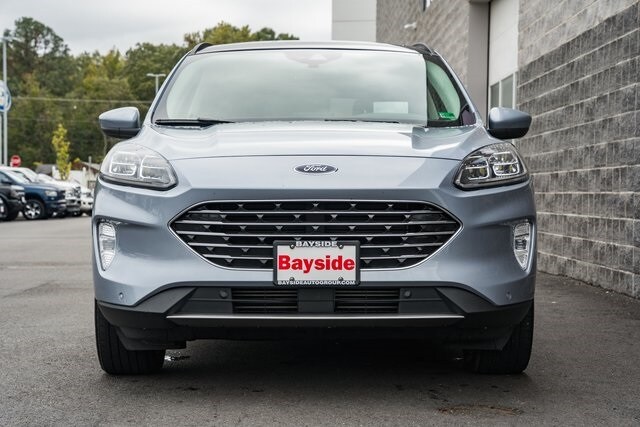 2022 Ford Escape Titanium photo 3