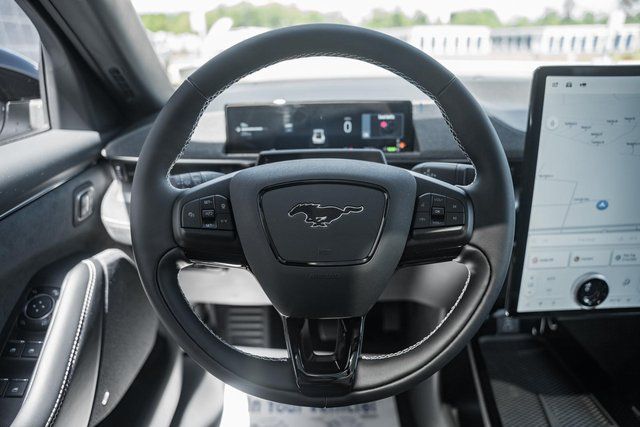 2025 Ford Mustang Mach-E GT - Photo 38