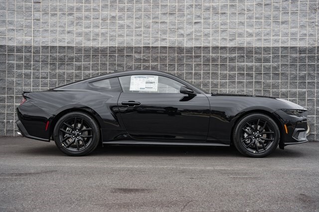 2026 Ford Mustang EcoBoost Premium photo 4