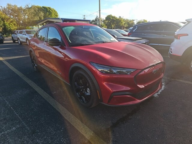 2024 Ford Mustang Mach-E Select photo 3