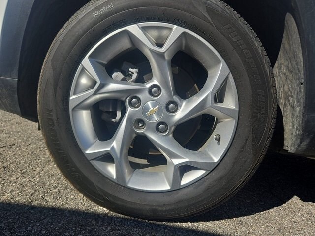 2024 Chevrolet Trax LS photo 2