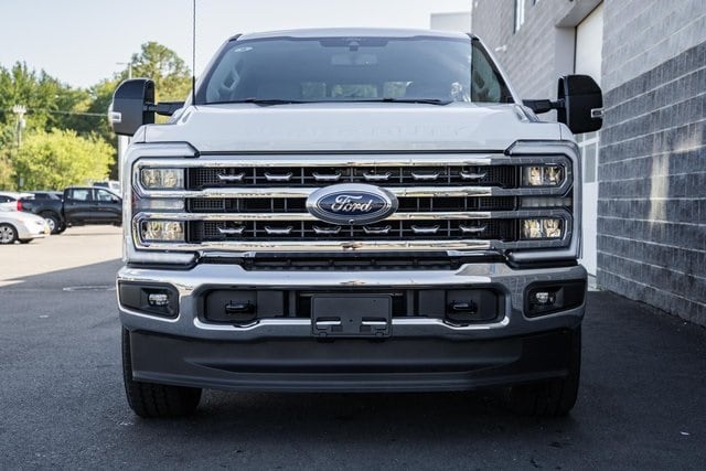 2026 Ford F-250 Lariat photo 2
