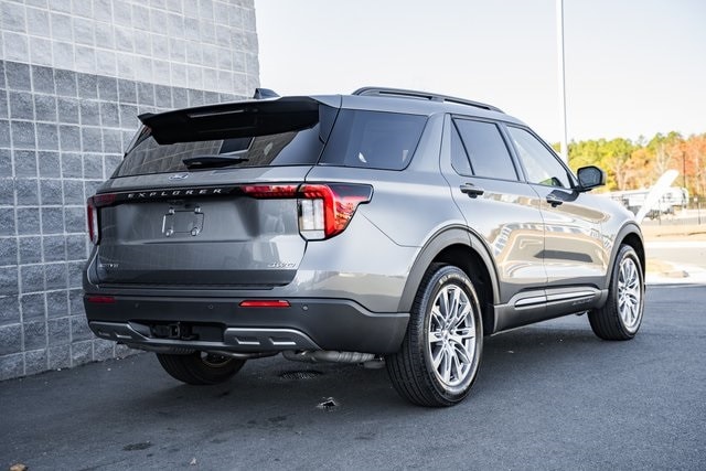 2026 Ford Explorer photo 4