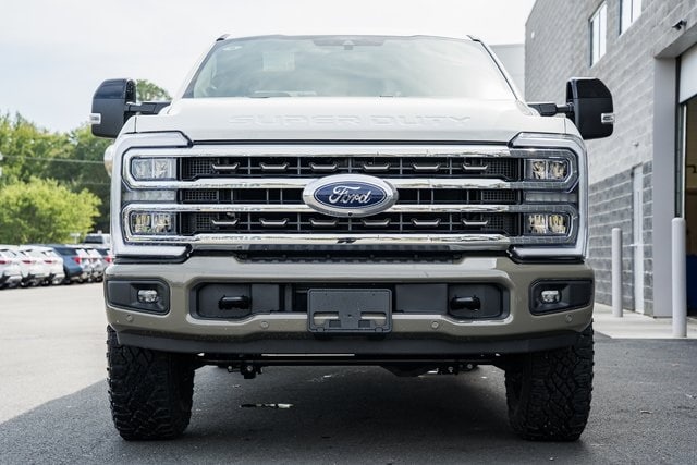 2026 Ford F-350 King Ranch photo 3