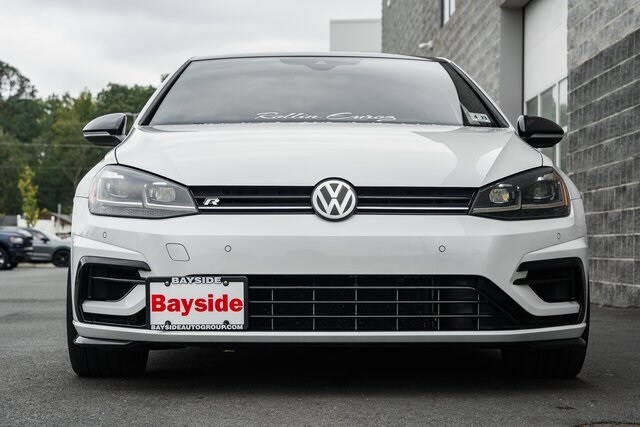 2018 Volkswagen Golf R 4Motion photo 2