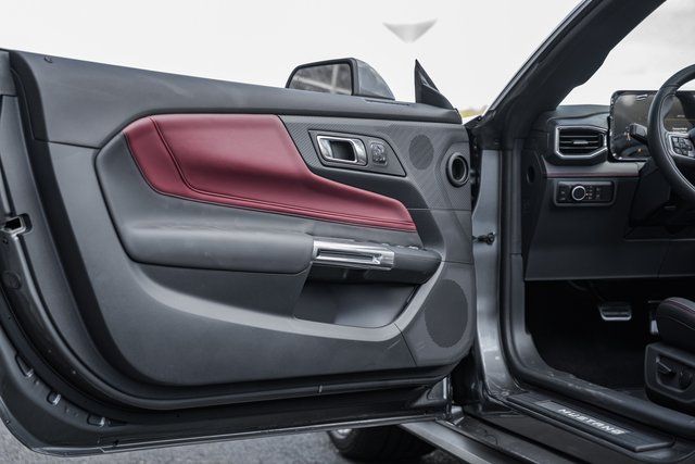 2025 Ford Mustang EcoBoost Premium Convertible - Photo 40