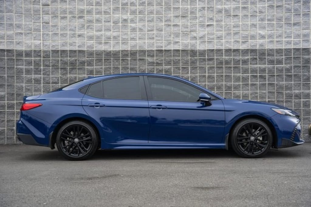 Used 2025 Toyota Camry SE Sedan
