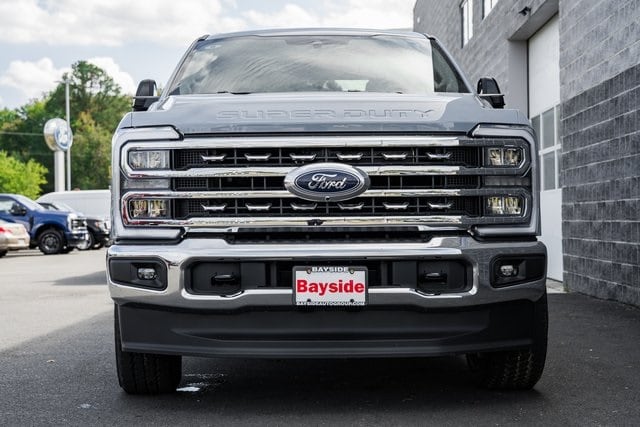 2026 Ford F-350 Lariat photo 3